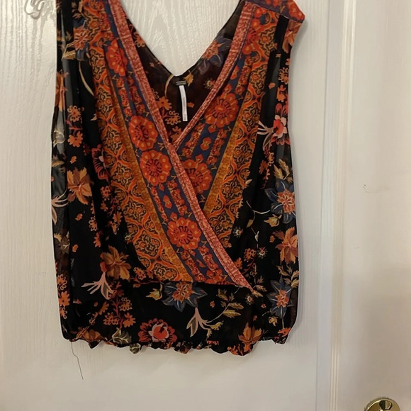 Beautiful floral print free people blouse Size Small - Picture 4 of 5